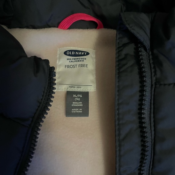 Old navy puffy vest - Picture 2 of 2